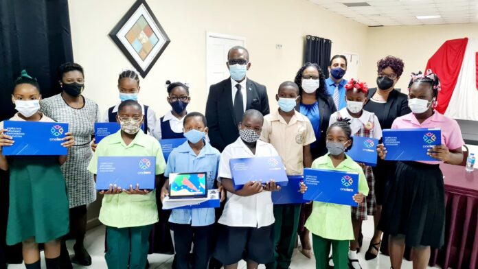 St Lucian Govt provides 3000 e-tablets to primary school students