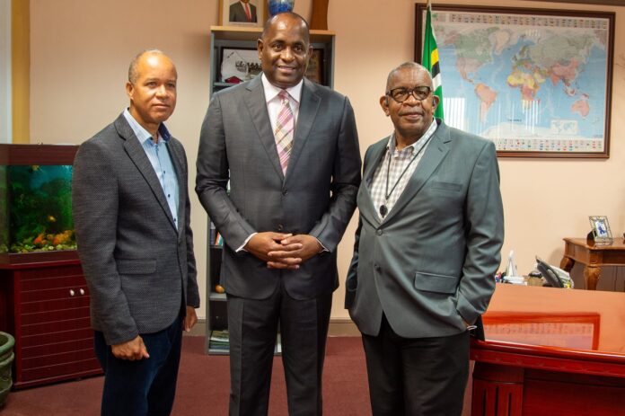 Dominica: PM Skerrit welcomes ECCA Authority, discusses international airport project