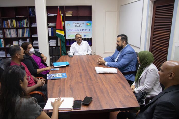 Guyana: Health minister Dr Frank Anthony meets members of IDRF