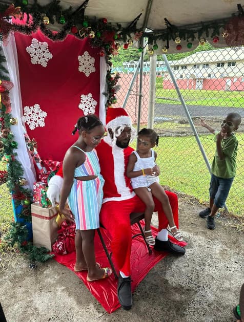 Glimpses of Christmas party festivities held in Marigot. (Credits: Ernest Hilaire, Facebook)