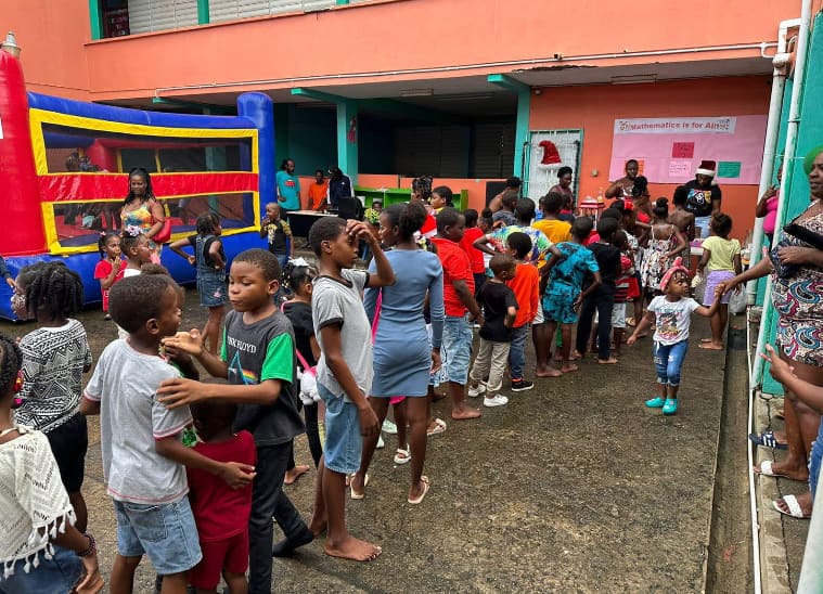 Glimpses of black cake and sorrel competition. (Credits: Ernest Hilaire, Facebook) 